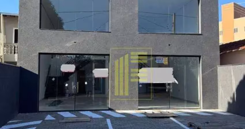 Salão comercial para locação no jardim urano com 100m², mezanino e 02 banheiros.