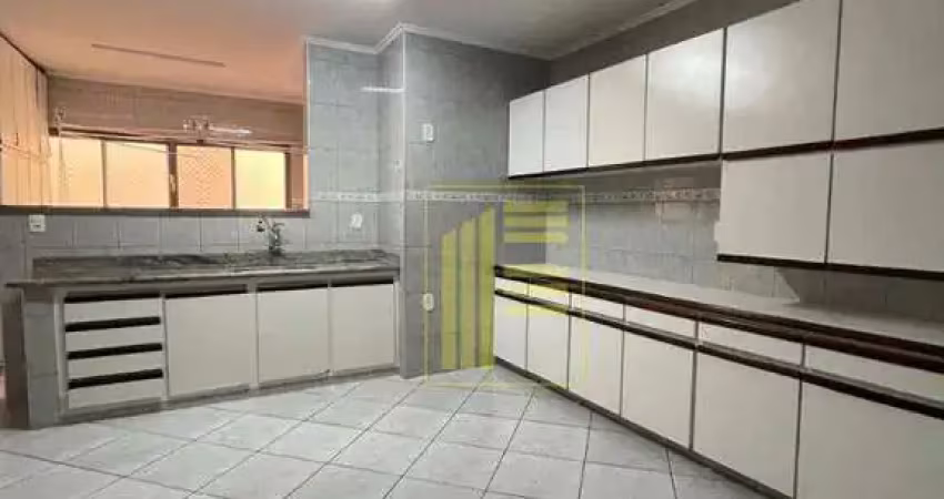 Apartamento para venda no jardim america com 03 dormitórios, rico em armários.