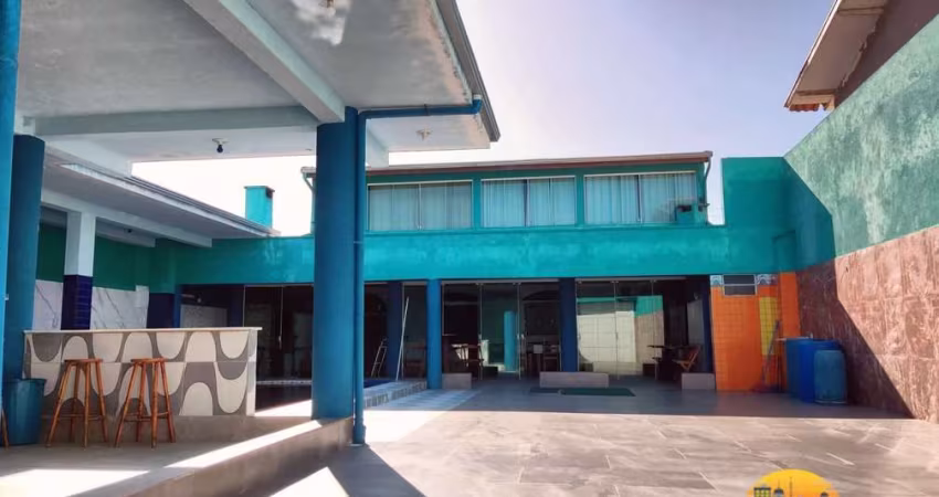 Casa Duplex ﻿ à Venda Frente Mar em Matinhos 15 Quartos, Piscina, 9 banheiros