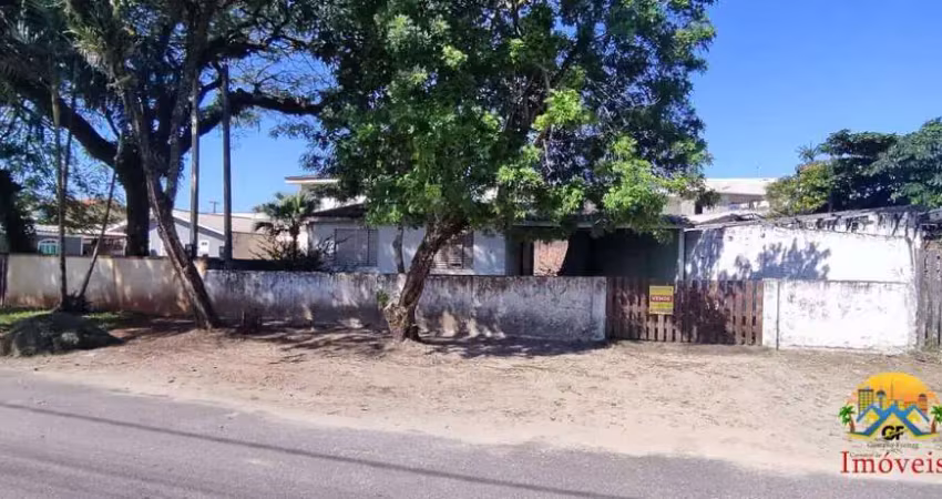 Casa de Alvenaria com terreno de 252m2 - Perto do Mar -  Vende-se em Matinhos/PR