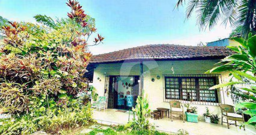 Casa com 3 dormitórios à venda, 480 m² por R$ 690.000,00 - Pendotiba - Niterói/RJ
