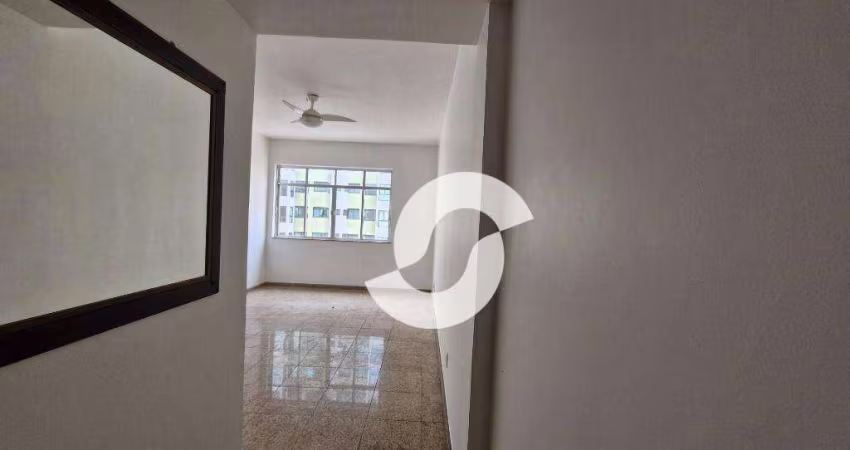Amplo apartamento de 3 qts, 2 banheiros, boa cozinha, área e 1 banheiro de serviço. O prédio é muito bem administrado