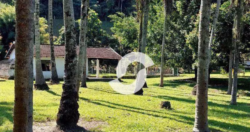 Sítio, 3 dormitórios, casa de caseiro 3 quartos, venda, 80550 m² por R$ 890.000 - Vale Das Pedrinhas - Guapimirim/RJ