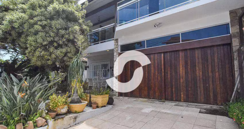 Casa com 4 dormitórios, piscina a 80m da praia à venda, terreno 360 m² por r$ 1.800.000 - piratininga - niterói/rj