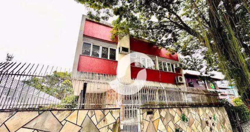 Casa com 5 dormitórios à venda, 320 m² por r$ 920.000,00 - vital brasil - niterói/rj