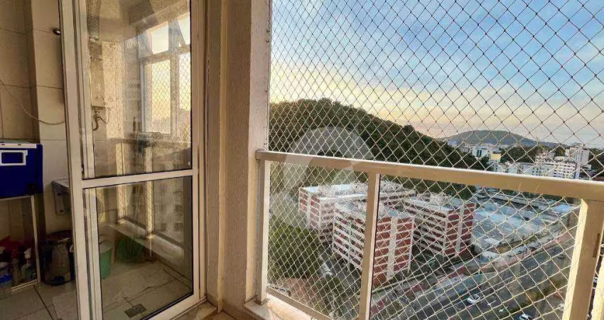 ATENÇÃO INVESTIDOR! Icaraí, em condomínio clube! Com varanda e vaga. 2 quartos (1 suíte) - R$700mil