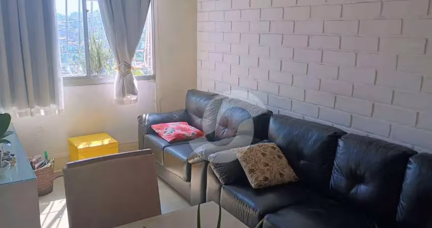 Apartamento dois dormitórios, sol da manhã, vista livre.