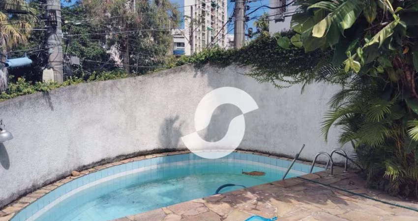 Casa de 2 andares em Icaraí, 3 dormitórios à venda, 160 m² por R$ 1.300.000
