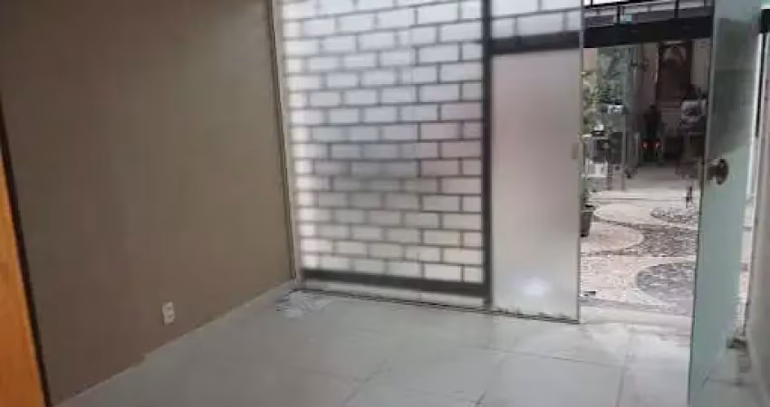 Loja reformada no ingá