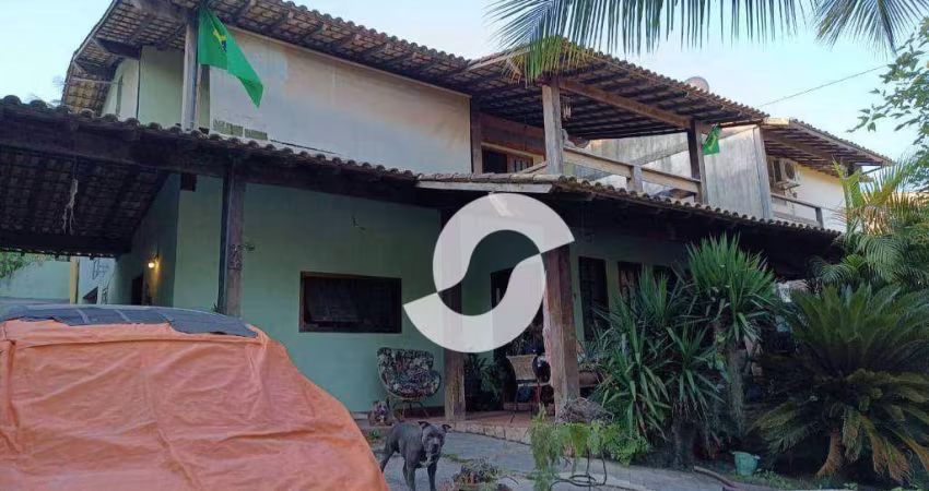 Ótima Casa 5 qts , area de lazer ótima