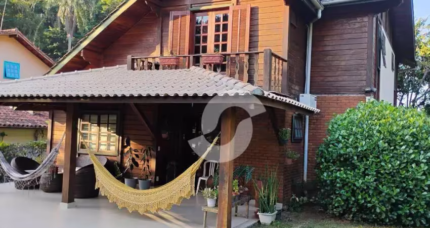 Casa com 4 dormitórios à venda, 197 m² por R$ 1.250.000,00 - Pendotiba - Niterói/RJ