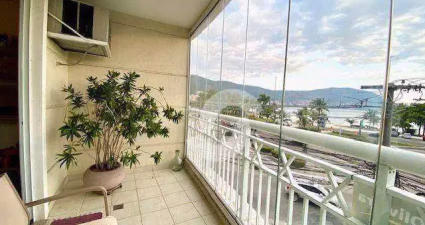 2 quartos, 2 vagas, varanda, vista mar e lazer completo