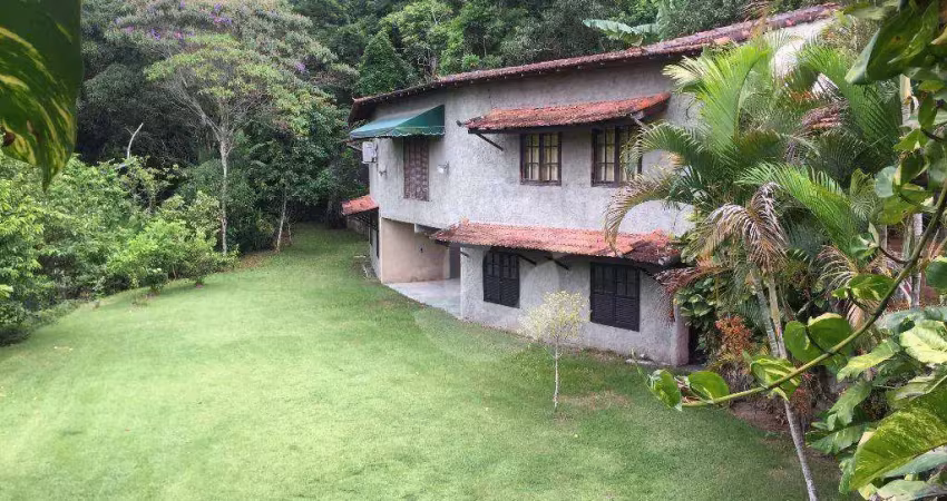 Sítio com excelente área externa, 3000 m², perfeito para construção clinica de repouso/reabilitação, pousada e lazer