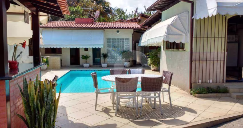 Casa com 3 dormitórios à venda, 277 m² por R$ 950.000,00 - Itaipu - Niterói/RJ