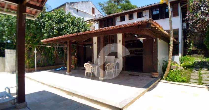 Casa com 4 dormitórios à venda, 558 m² por R$ 990.000,00 - Pendotiba - Niterói/RJ