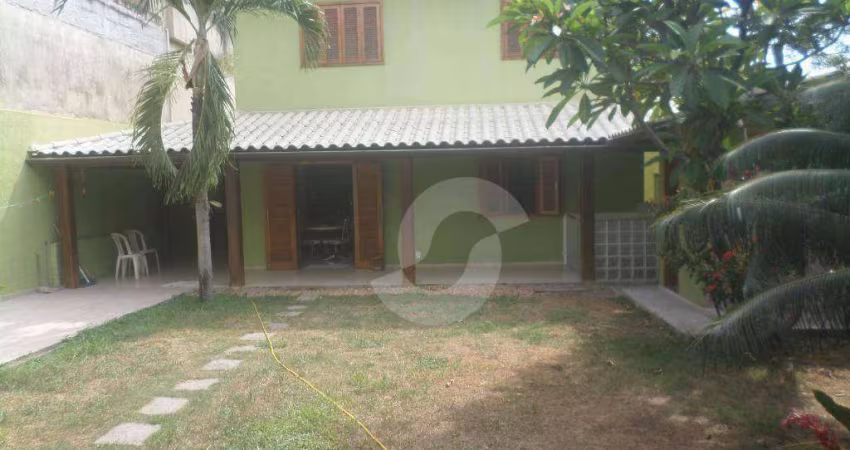 Casa à venda, 300 m² por R$ 800.000,00 - Trindade - São Gonçalo/RJ