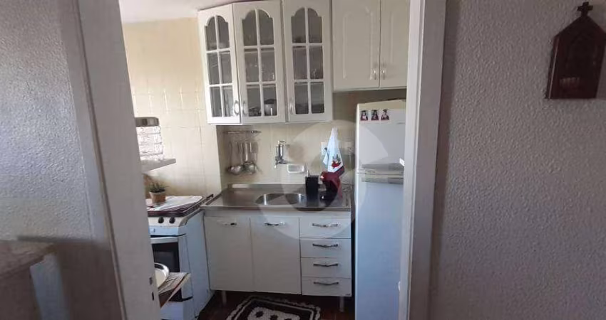 Apartamento, 2 quartos, Colubandê