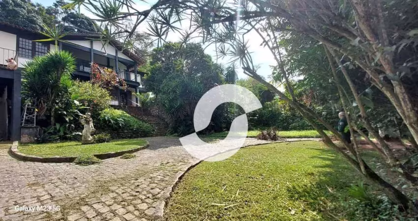 Casa com 4 dormitórios à venda, 400 m² por R$ 974.990,00 - Mata Paca - Niterói/RJ
