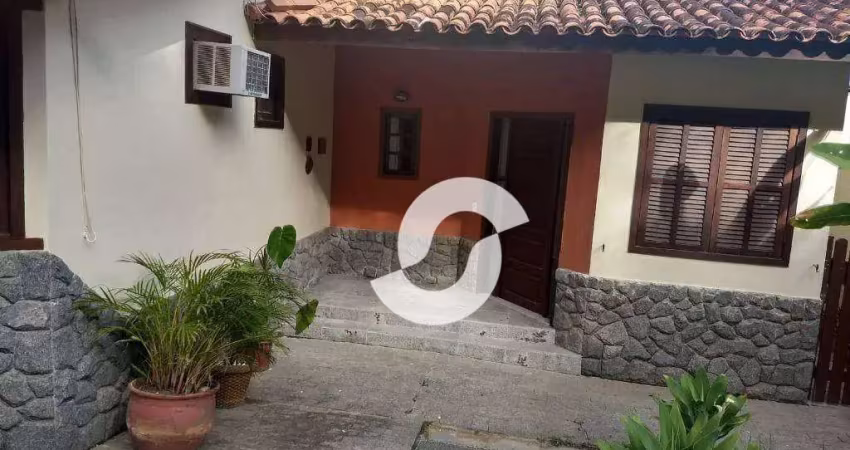 Casa com 4 dormitórios à venda, 210 m² por R$ 800.000,00 - Itaipu - Niterói/RJ