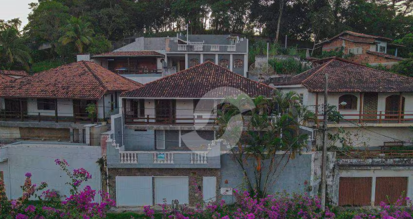 Casa com 4 dormitórios, 376 m² - venda por R$ 780.000,00 ou aluguel por R$ 3.931,42/mês - Itaipu - Niterói/RJ