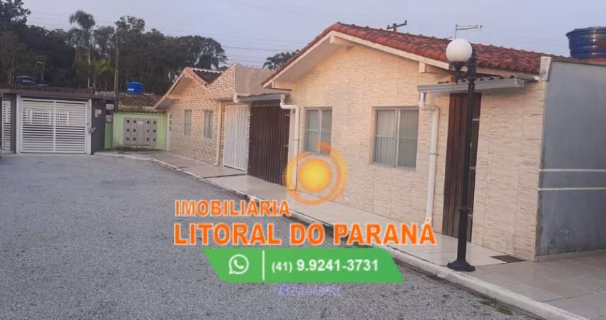 Casa em Condomínio 2 Quartos  Bal. Costa Azul.