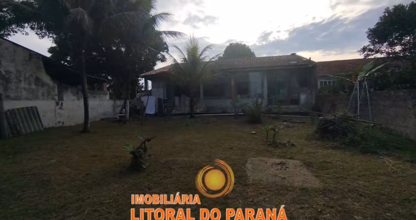 Casa com ponto comercial - 04 dormitórios sendo 01  suíte - Balneário Grajau - Pontal do Paraná