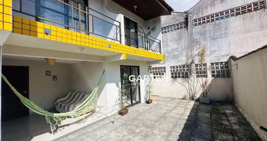 Casa em condomínio fechado com 3 quartos à venda na Rua São Mateus, 1223, Caiobá, Matinhos
