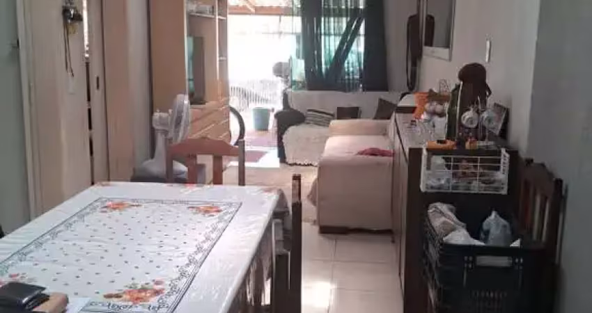 Casa para Venda em Curitiba, santa candida, 2 dormitórios, 1 suíte, 2 banheiros, 2 vagas