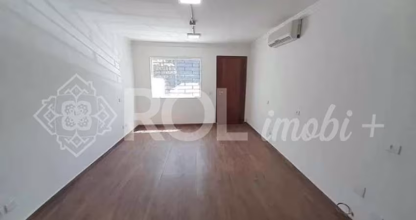 SOBRADO COM 90M² -  02 DORMITÓRIOS E QUINTAL  -  VILA ROMANA - LOCAÇÃO