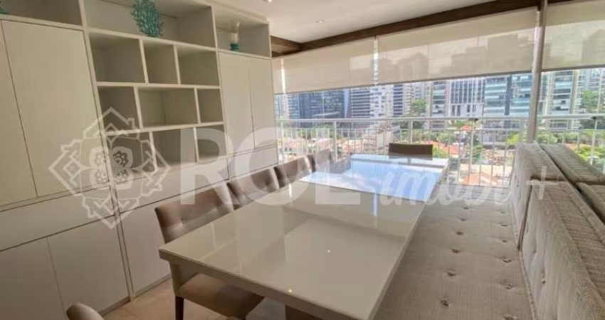 Apartamento Mobiliado com 2 Dormitórios e 2 vagas, a venda em Vila Nova Conceição - São Paulo, SP.