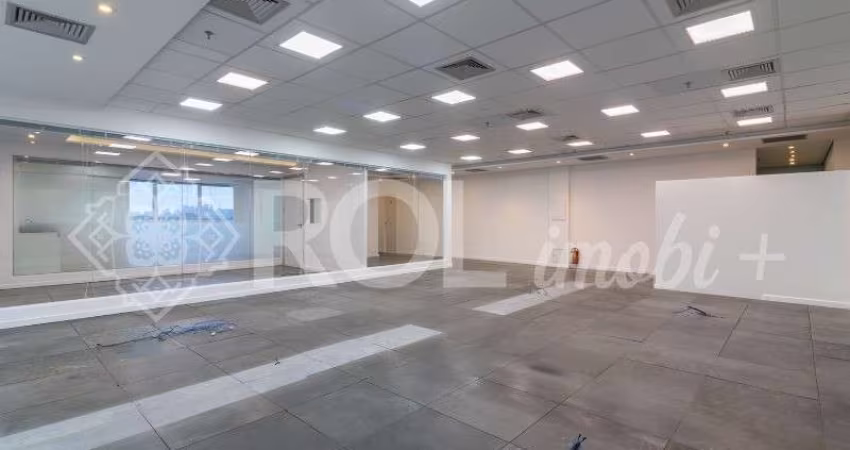 Sala Comercial de Alto Padrão com 4 Banheiros e 12 Vagas de Garagem no Butantã, São Paulo-SP - 296m²