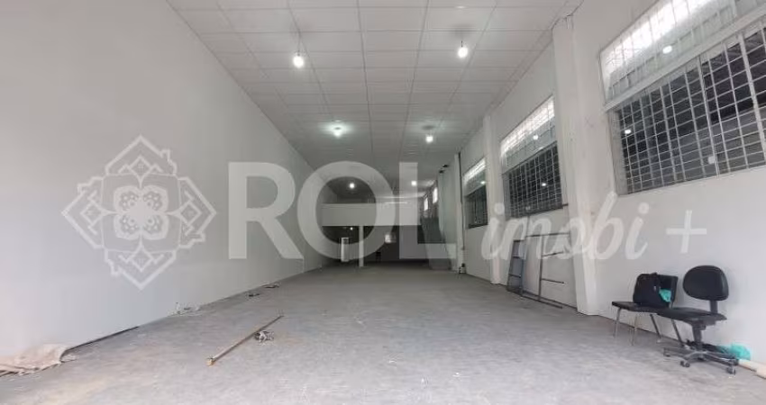 Galpão Comercial de Alto Padrão na Vila Leopoldina - São Paulo-SP: Sala, 2 Banheiros, 2 vagas, 345m² de Área