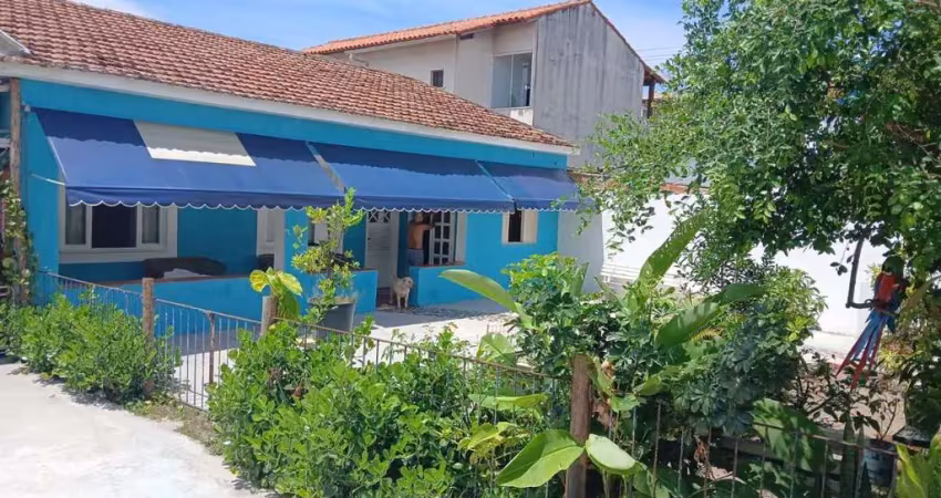 Casa para Venda em Cabo Frio, São Cristóvão, 6 dormitórios, 1 suíte, 3 banheiros, 4 vagas
