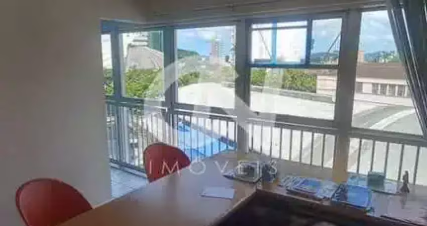 Sala comercial semimobiliada com vaga de garagem à venda no centro. av. jk, joinville/sc.*