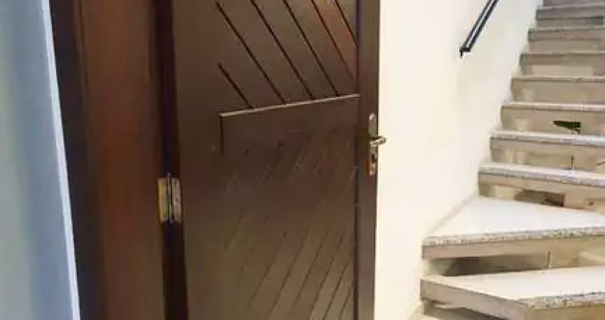 Sobrado com 1 suite + 2 dormitórios no saguaçu, com 132 metros privativos