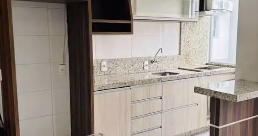 Apartamento semimobiliado com 02 quartos no aventureiro