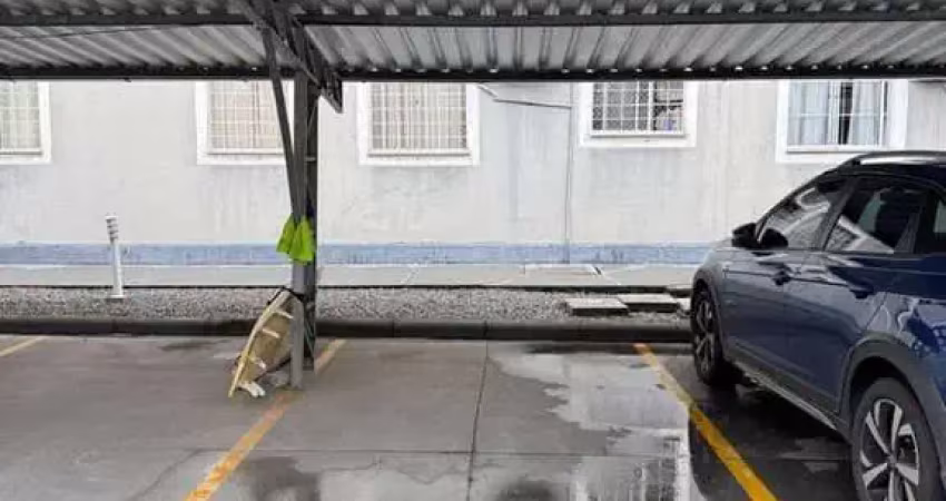 Apartamento com 3 dormitórios, sendo 1 suíte, sacada na sala, no glória