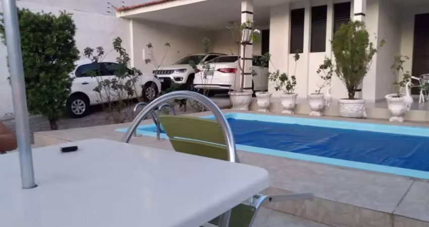 Casa com 4 dormitórios à venda, 300 m² por R$ 2.200.000,00 - Cabo Branco - João Pessoa/PB