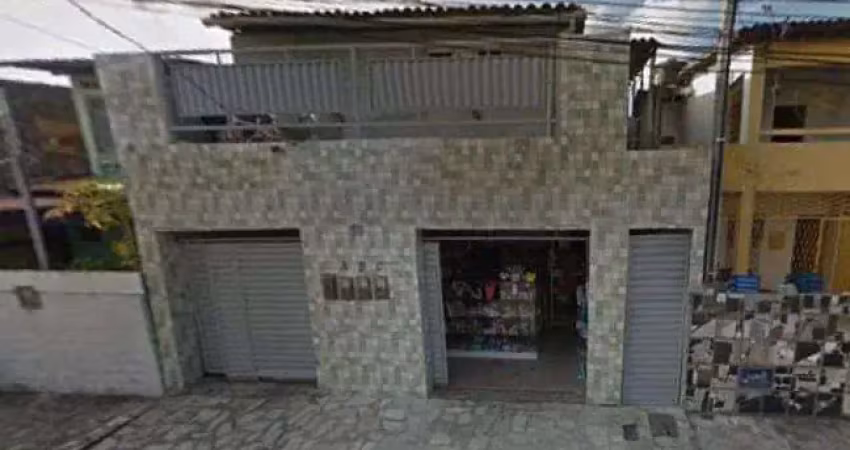 Casa Duplex em Mangabeira com 03 quartos  e ponto comercial