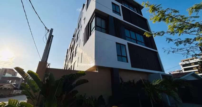 Apartamento com 3 dormitórios à venda, 108 m² por R$ 1.350.000,00 - Camboinha - Cabedelo/PB