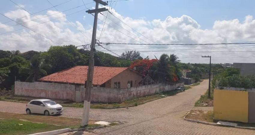 Casa com 3 dormitórios à venda por R$ 900.000 - Carapibus - Conde/PB