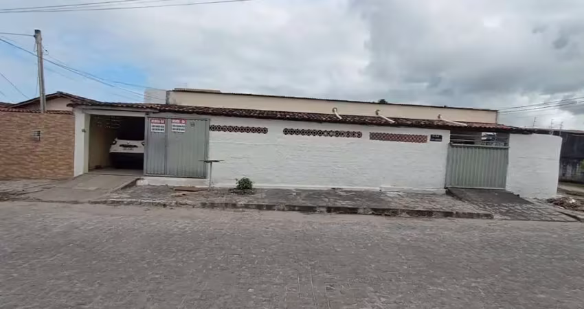 Casa com 6 dormitórios à venda por R$ 450.000,00 - Ernesto Geisel - João Pessoa/PB