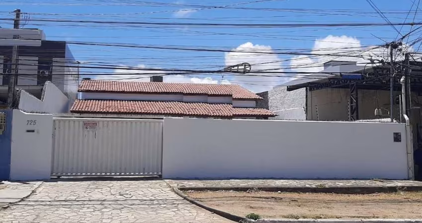 Casa com 3 dormitórios à venda, 143 m² por R$ 830.000 - Bessa - João Pessoa/PB