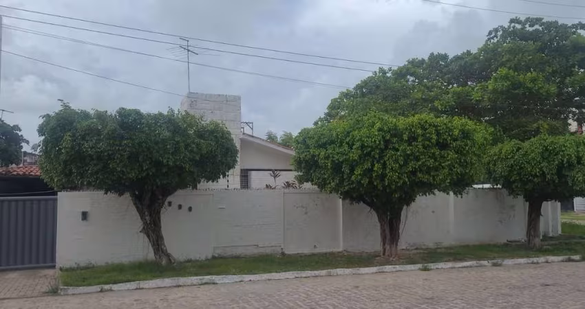 Casa com 3 dormitórios à venda, 163 m² por R$ 1.200.000 - Bessa - João Pessoa/PB