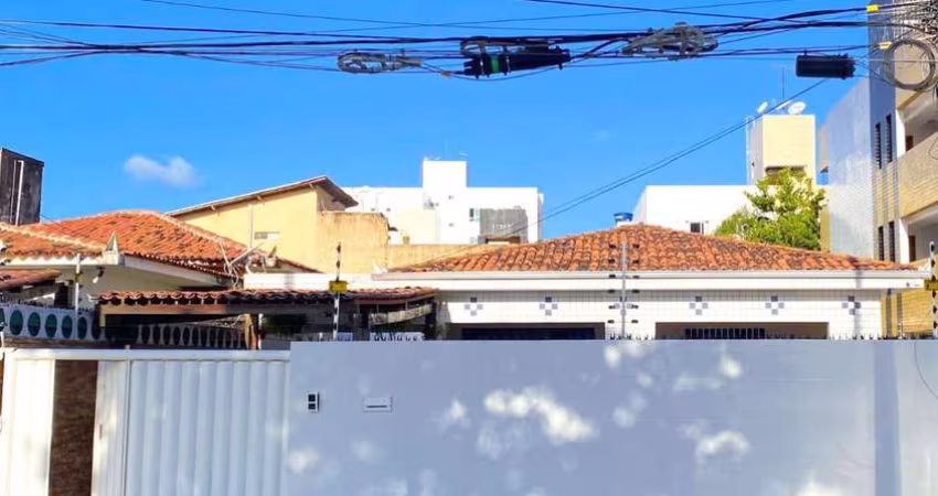 Casa com 3 dormitórios à venda, 360 m² por R$ 1.100.000,00 - Bessa - João Pessoa/PB