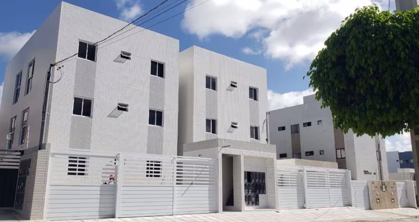 Apartamento com 2 dormitórios à venda por R$ 179.000 - Paratibe - João Pessoa/PB
