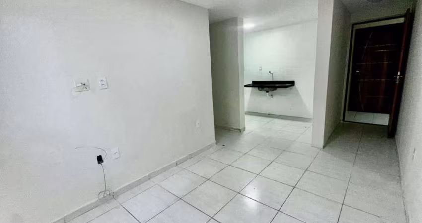 Apartamento com 2 dormitórios à venda por R$ 120.000,00 - Muçumagro - João Pessoa/PB