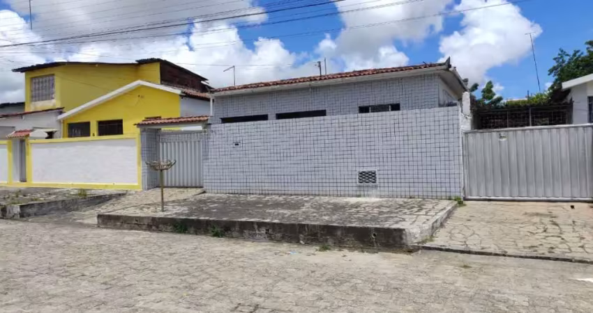 Casa com 3 dormitórios à venda por R$ 270.000 - Ernani Sátiro - João Pessoa/PB