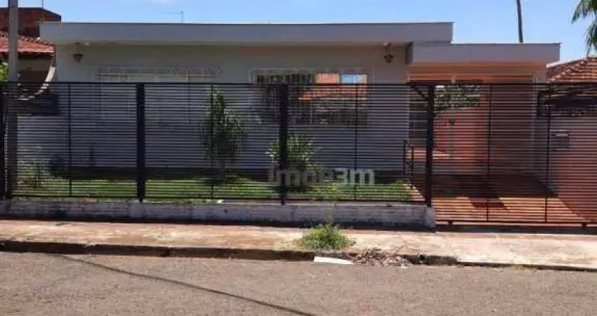 Casa com 4 dormitórios à venda, 174 m² por r$ 700.000,00 - petrópolis - londrina/pr