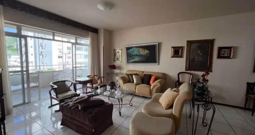 Apartamento de 3 dormitórios, 2 vagas de garagem- no centro